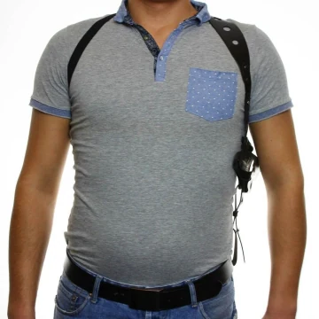 Horizontales Schulterholster aus schwarzem Leder