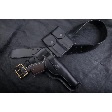 Beinholster aus schwarzem Leder