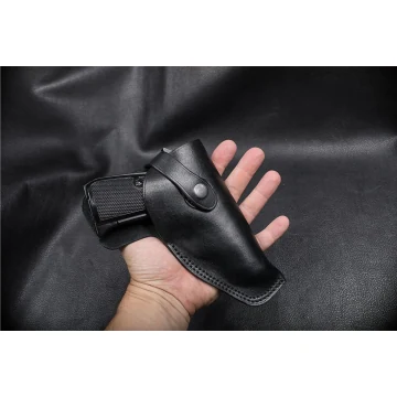 Field Guard Holster aus schwarzem Leder