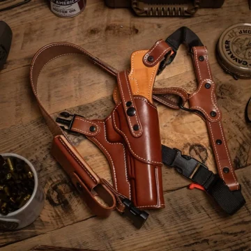 Verstellbares Brust Tragesystem Holster aus braunem Leder