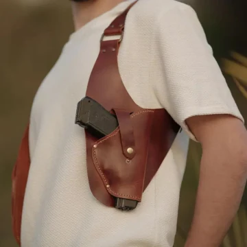 Leder-Schulterholster mit Riemen für 1911