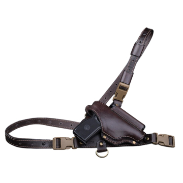 Brustholster aus dunkelbraunem Leder