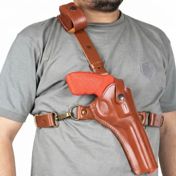 Brustholster aus braunem Leder mit Thumb-Break-Sicherung