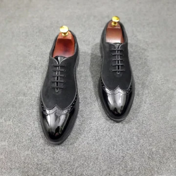 Schwarze Oxford-Schuhe aus Vollnarbenleder