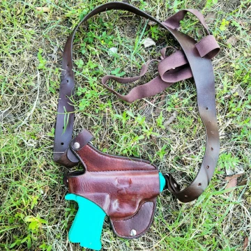 Horizontales Schulterholster aus braunem Leder - Thumb-Break