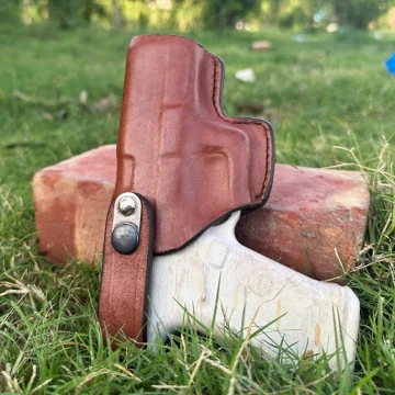 Schlankes OWB Gürtel Lederholster mit Sicherungsriemen