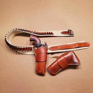 John-Wayne-Doppelholster-Tragesystem für Single-Action-Revolver mit Veloursledergürtel und Patronenschlaufen für Kaliber .45