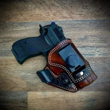 Braunes IWB-Lederholster mit Concealment Claw