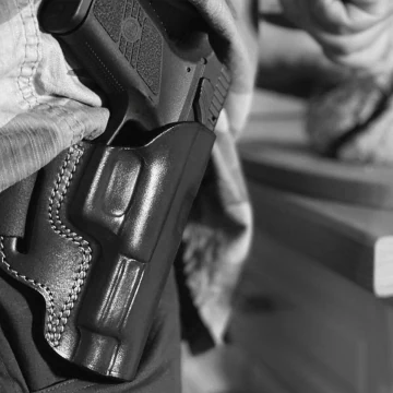 Schwarzes Handgeformtes OWB-Holster aus Vollnarbenleder
