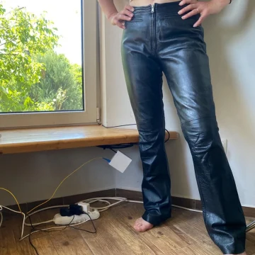 Schwarze Vintage-Lederhose im Stil der 90er mit mittlerer Bundhöhe, Damen M