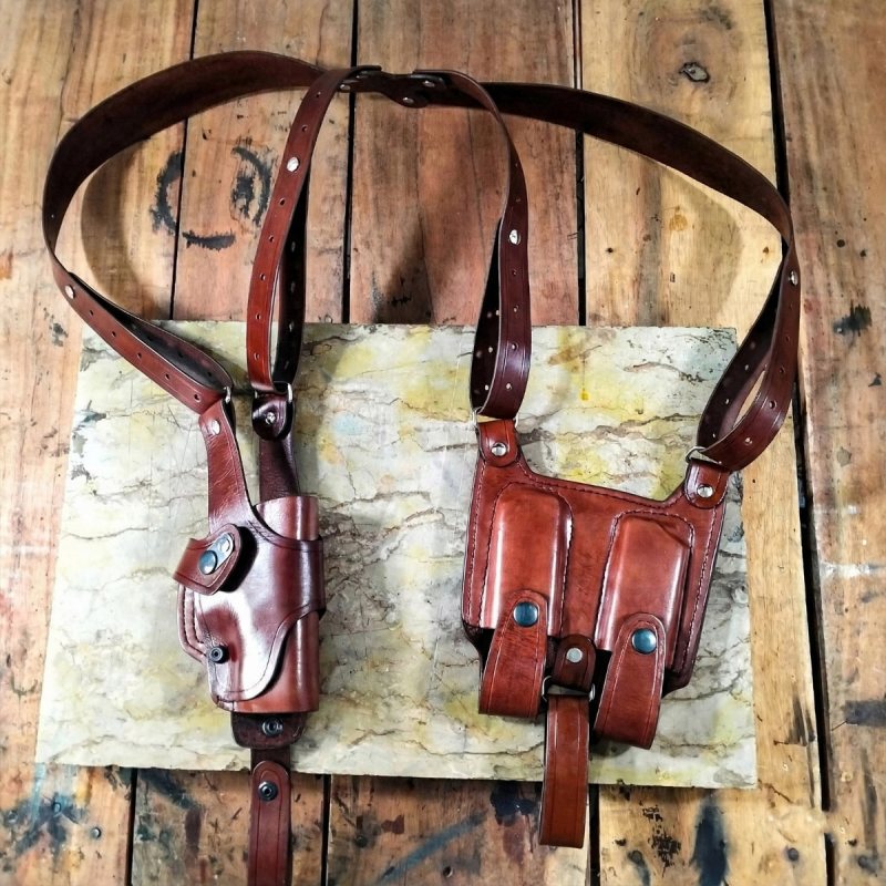 Beretta Leather Vertical Roto Shoulder Holster Rig with Double Magazine Pouch