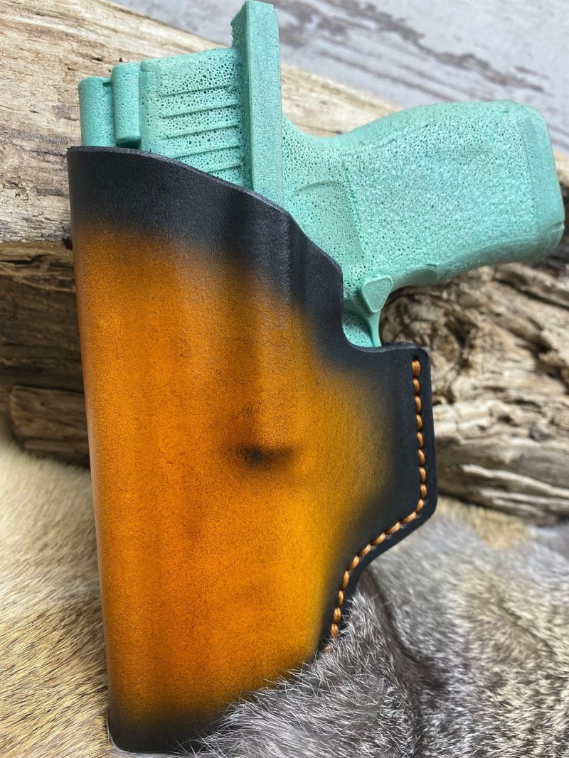 SIG Sauer P365-XMACRO Optic-Ready Leather IWB Holster - product view